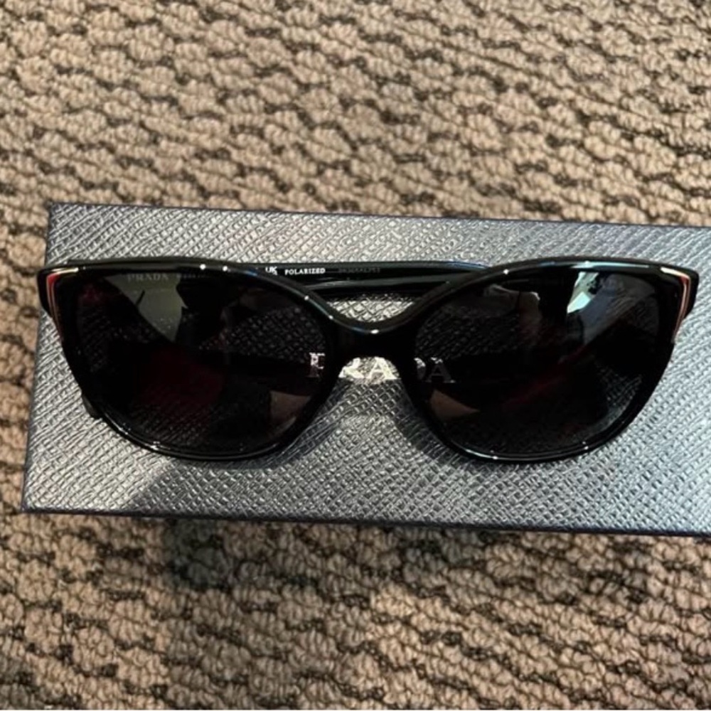 Prada Elegant Black Sunglasses for Women Style SPR 010 - Picture 2 of 8